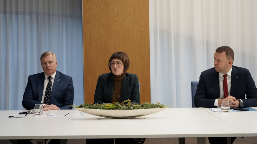 Ministrid allkirjastasid lähisuhtevägivalla ennetamise kokkuleppe koos tegevuskavaga (2)