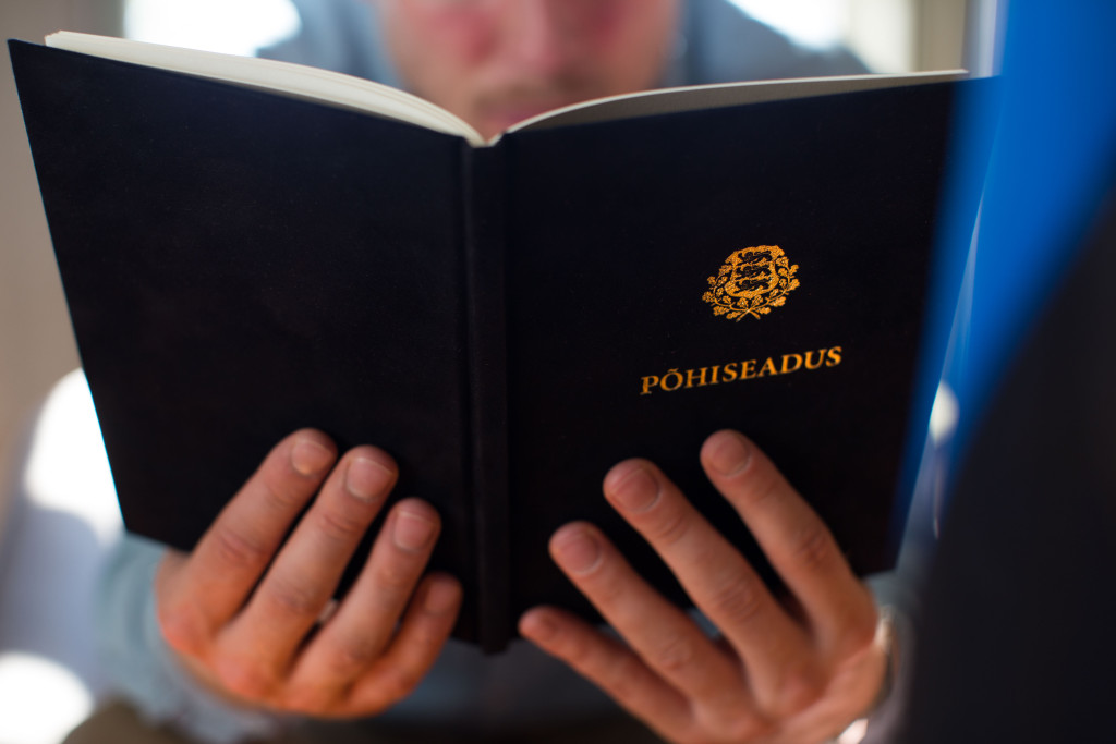 fotopank_pohiseadus_2.jpg