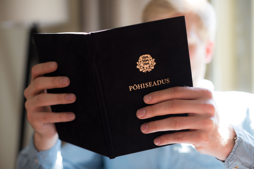 fotopank_pohiseadus_4.jpg
